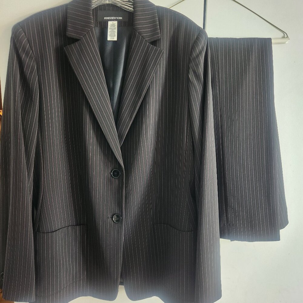 Jones New York Women's Pant Suit Size 12